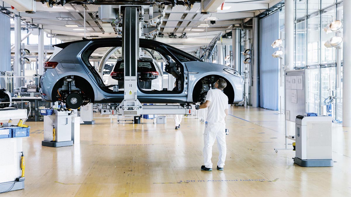 The XPeng G6 will soon be officially launched in Europe. One of the Tesla Model Y's most formidable rivals.